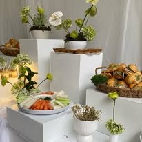 Mesa de postres y bocadillos